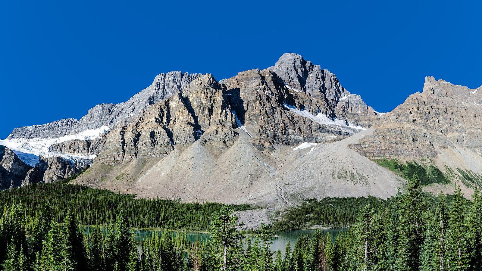 Bow Lake beside the Icefields Parkway under summer mountain light